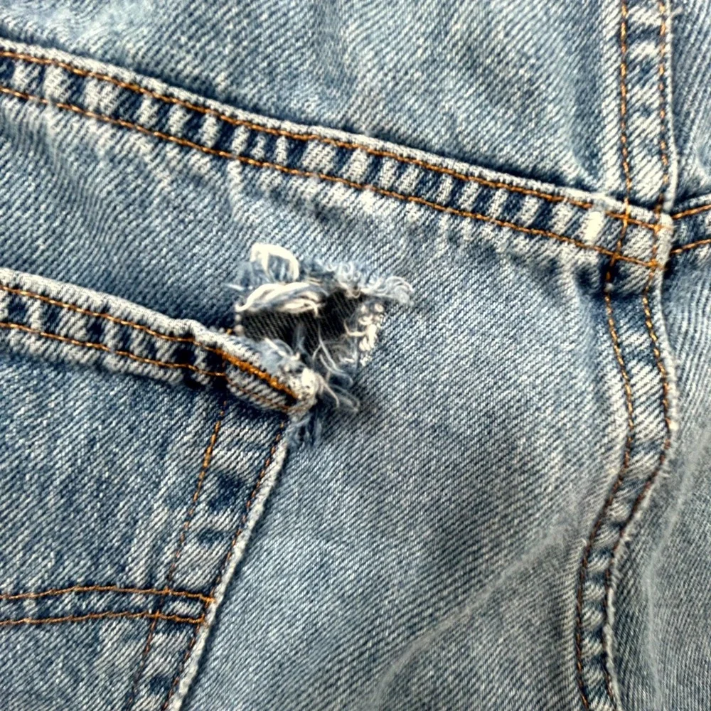 Levi's Jeans Mens 38x30 Blue Denim‎ Cotton Relaxed Fit Straight Leg Distressed